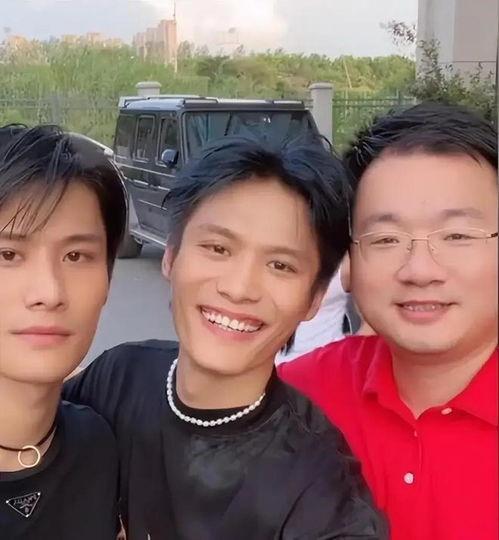 小杨最新爆料,揭秘娱乐圈最新热点事件  第2张 小杨最新爆料,揭秘娱乐圈最新热点事件  第2张
